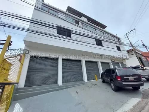 Abb / Excelente Edificio Bien Ubicado, Cuenta Con 1500 Mts De Construccion, Tiene 5 Puestos De Estacionamiento Al Frente, El Junquito En Venta / Mls #26-2334
