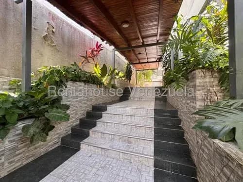 Excelente Apartamento En Venta En Nueva Segovia Barquisimeto, Héctor Malavé, Para Remodelar A Tu Gusto, Cómodas Habitaciones, Amplia Sala. Vigilancia 24/7.