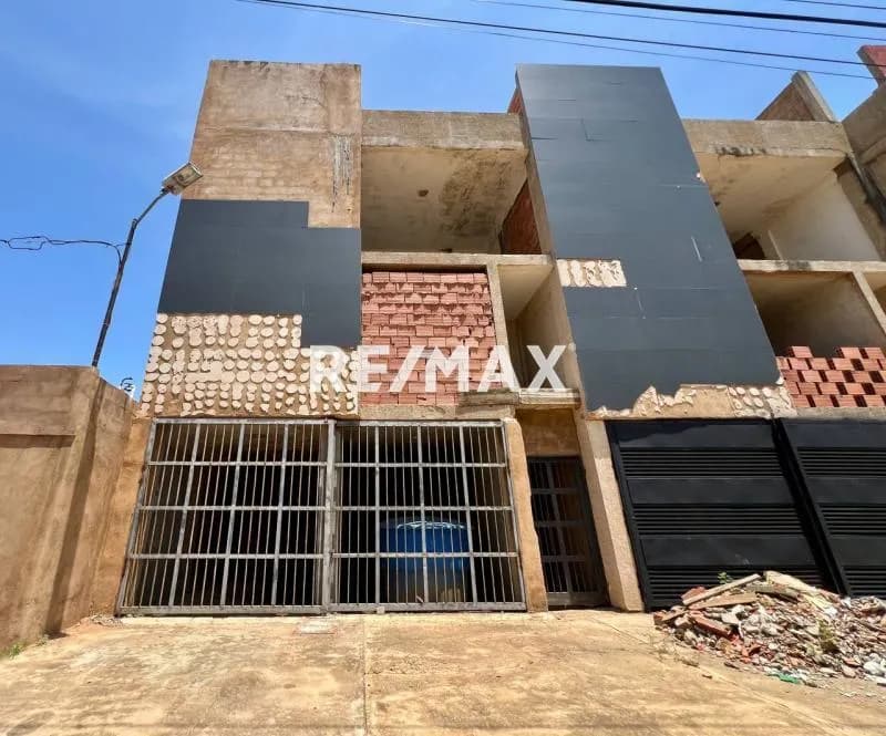 TOWNHOUSE EN LA COROMOTO