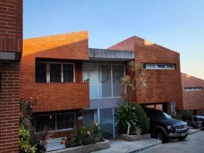 Townhouse, En Venta Ubicado En Villas De Loma Linda