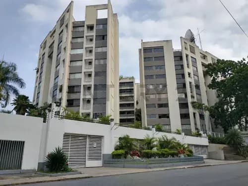 Apartamento En Alquiler, Urb. Los Chorros