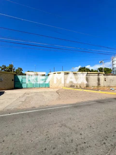Galpón Industrial en alquiler tipo Media Agua