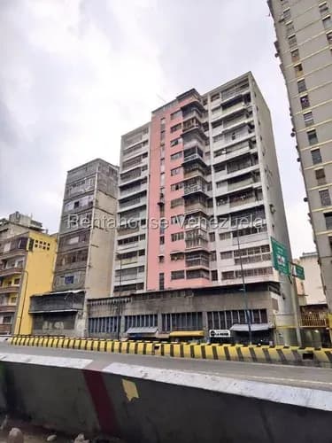 Av. Fuerzas Armadas Super Céntrico Apto En Venta Cod 26-21865 Jr