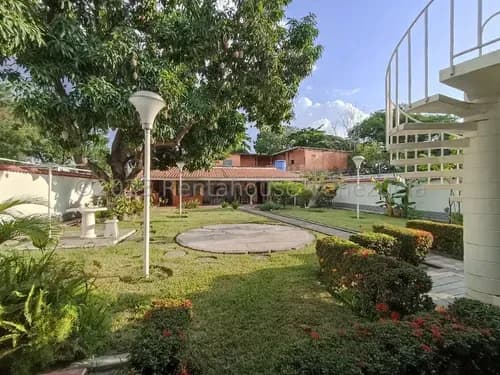 Hermosa Casa En Venta En La Hacienda En Cagua En Aragua 26-10378 Irrr