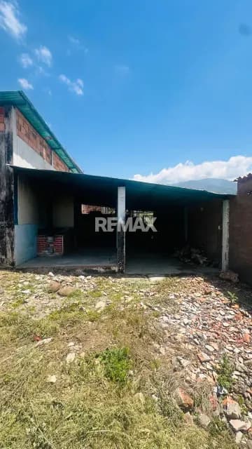 SE VENDE Lote de terreno En el sector Campo Deportivo, con avenida Sucre, Cordero