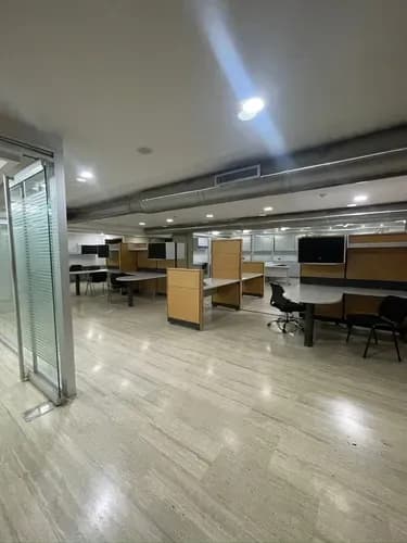 Oficina En Alquiler En Cc Otama Valencia Yt Yenny Teran Vende