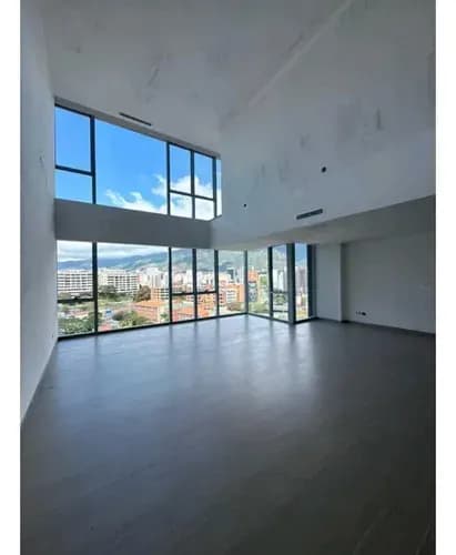 Vendo Apartamento Dúplex 221m2 Las Mercedes 9796