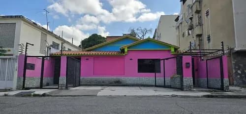 Alquiler Casa Comercial En Los Chaguaramos (todo Y/o Espacios)