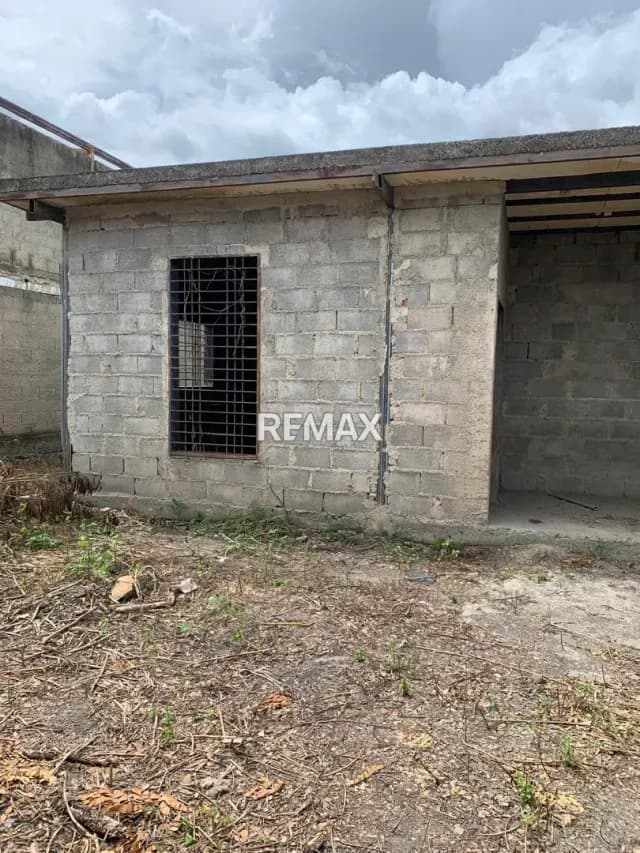 Terreno con 2 casa en venta Av El Placer