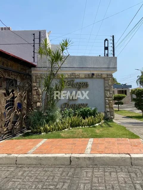 EN VENTA CASA EN TERRAZAS DEL PARQUE