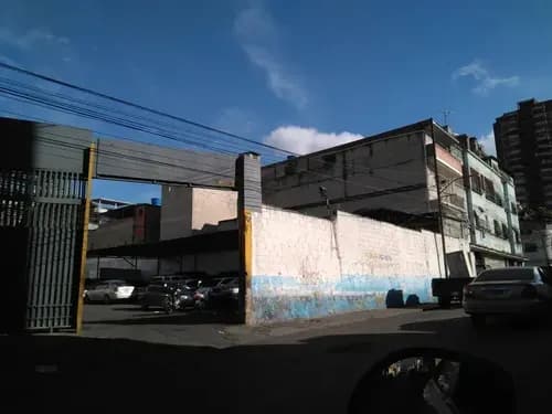Terreno Comercial En Venta Listo Para Empezar Tu Negocio En Catia, 980m2, 2b, Oficinas, Taller, Calle Publica, Vigilancia, Mls #26-11771 Bm