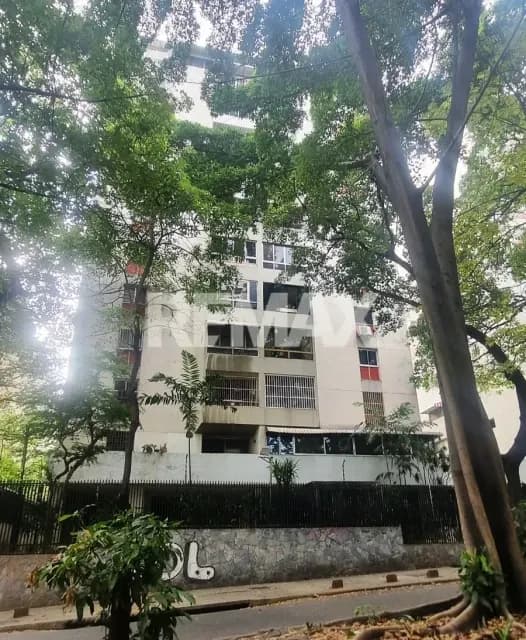 APARTAMENTO EN ALQUILER - URB. LA FLORIDA