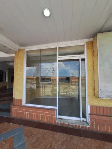 Local En Venta O Alquiler. Centro Comercial Camino Real