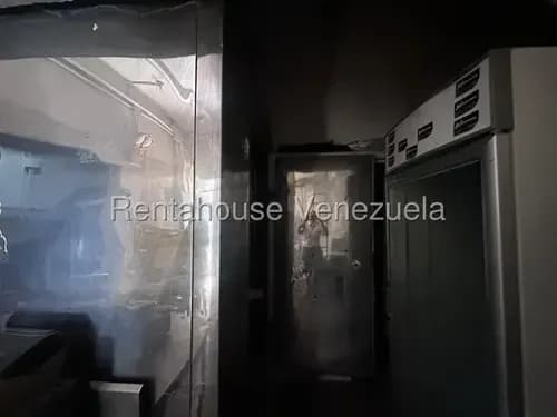 Maritza Lucena Vende Negocio Lunchería En Centro De Barquisimeto, Luz Y Agua Constante, Con Santa María, Cava Cuarto, Lavaplatos Industrial, Mesones, Vigilancia.