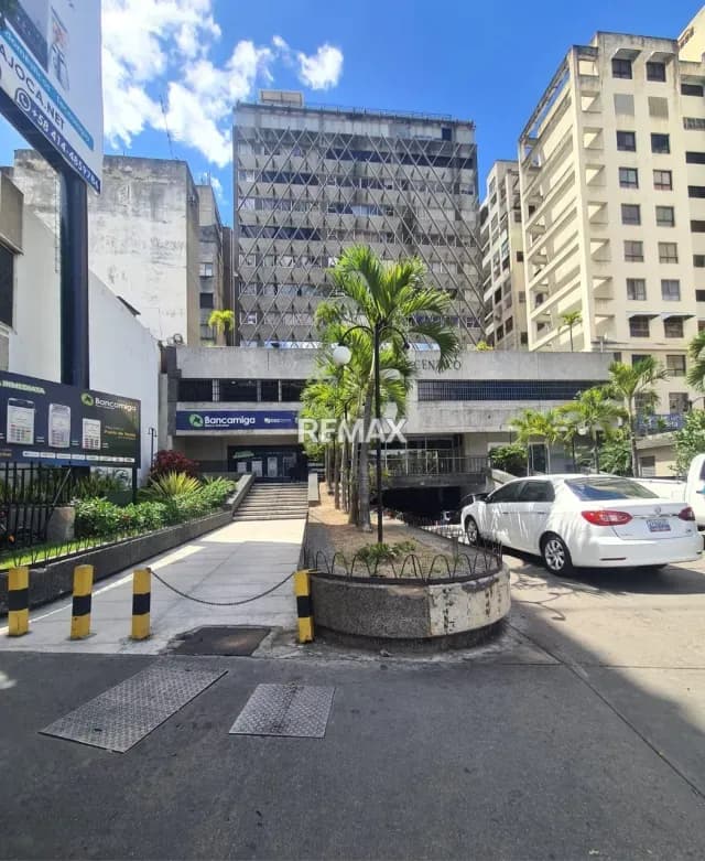 ALQUILER OFICINA EN CHACAO