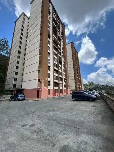 En Venta Bello Y Amplio Apartamento En Los Teques Kh