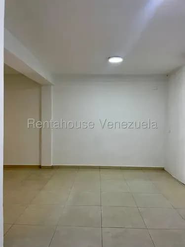 Diana Blanco Trae En Alquiler Amplio Local Comercial En Nueva Segovia Al Este De Barquisimeto. Es El Espacio Perfecto Para Tu Negocio.