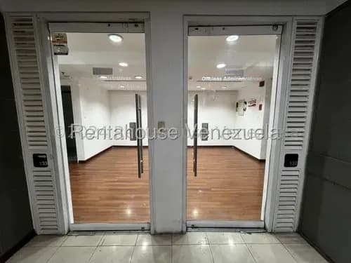 Oficina En Alquiler, Ubicado En El Bosque, Mls 26-11842