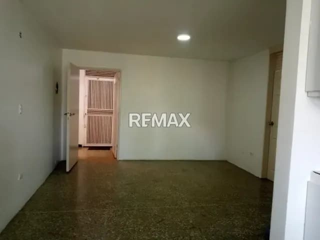 Encantador Apartamento Vista Verde y Comodidad Familiar Los Jardines del Valle Caracas