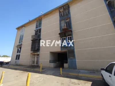 APARTAMENTO EN VENTA LA ESPERANZA AVENIDA GUAJIRA MARACAIBO