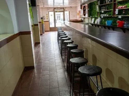 Restaurant En Excelente Punto Comercial, Con Toda La Comodidad De Un Buen Inmueble Y Negocio.