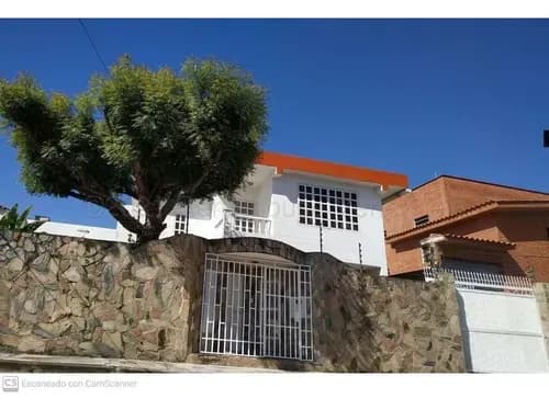 Casa Quinta Ubicada En Excelente Zona De Revalorizacion E Inversion, 6 Habitaciones, 5 Banos, Oportunidad De Inversion, Cantv, Tanque De Agua De 10000 Litros Con Sistema