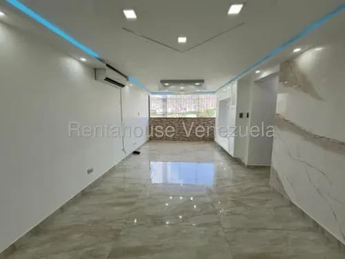 Apartamento Remodelado En Venta, Oportunidad, Urb. El Paraiso