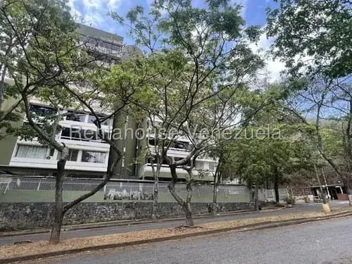 Apartamento En Calle Cerrada Con Vigilancia En Venta En Colinas De La California / 26-17443 Cs