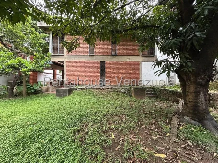 Casa (Duplex) en Alquiler en Chuao, Distrito Metropolitano