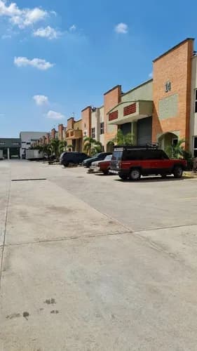 Galpón Empresarial En Venta Manantial Naguanagua. Cerca De La Autopista Y Vias Principales. Dapo