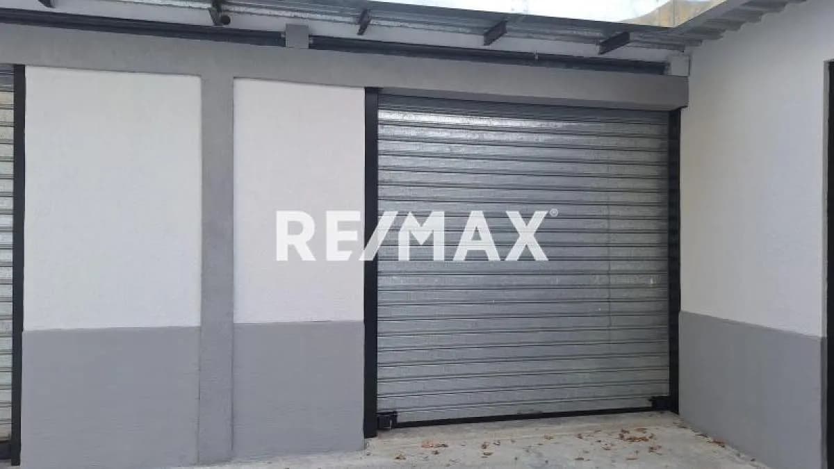 Local 4 de 55mt² de construcción, con infraestructura a estrenar