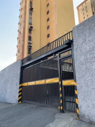 Apartamento En Venta En Urbanización El Centro Al Lado De Cc Maracay Plaza 76mt2 Maracay