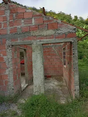 Gm Vende Bienechuria En La Colonia Tovar Con Agua De Manantial, Hermosa Vista Y Clima Agradable.