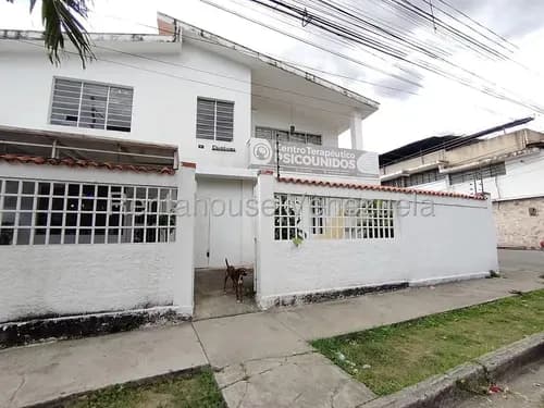 Oportunidad De Alquiler De Un Pequeño Edificio En El Toro De Las Delicias En Aragua 26-10748 Irrr