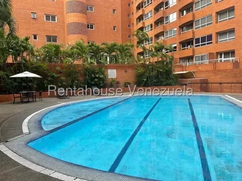 Apartamento En Venta En El Rosal Remodelado Edificio Con Piscina Oportunidad / Rf