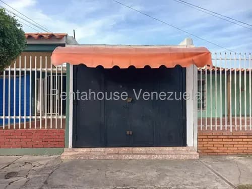 Raíza Suárez Alquila 2 6 1 3 9 1 5 Excelente Local Comercial A Pie De Calle Ubicado En Las Mercedes Cabudare