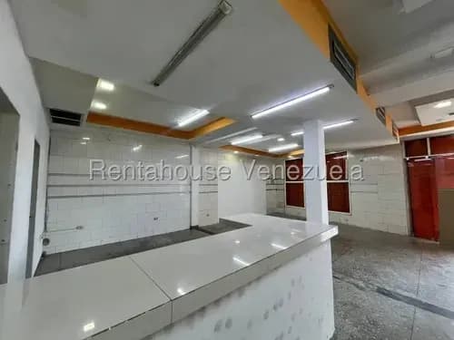Daniela Linarez Alquila Espectacular Local Comercial Remodelado Con 3 Baños, 2 Depósitos, Gas Directo, Planta Eléctrica, Aire Acondicionado De 5 Toneladas, Bararida Barquisimeto