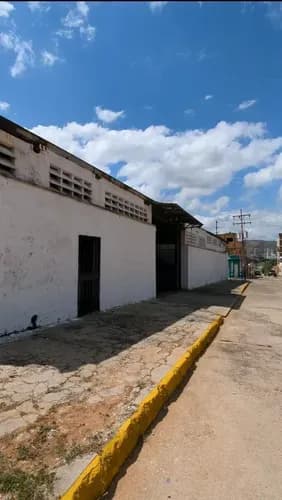 Galpón En Venta En San Blas Valencia 760 Mts2. F. R