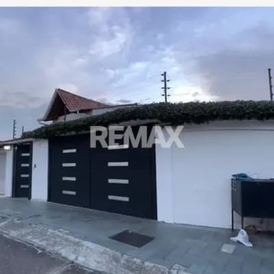 Casa en venta en Calle 3, Las Acacias, San Cristóbal, Táchira, 5001, VEN - $220k