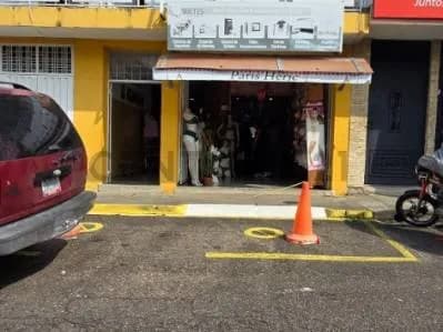 Venta Mini centro Comercial Colon