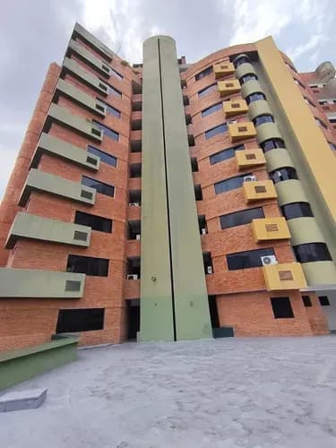 Apartamento Tipo Estudio En Los Mangos: 50m2, 2 Pe Techados, Pozo De Agua Y Planta Eléctrica | Piso Bajo Eglis González