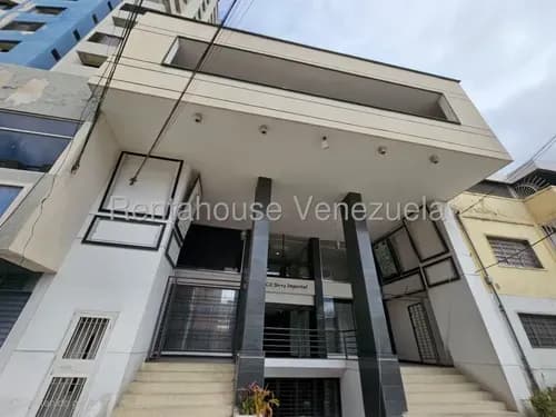 Local En Venta En El Centro Maracay 25-24513 Irrr