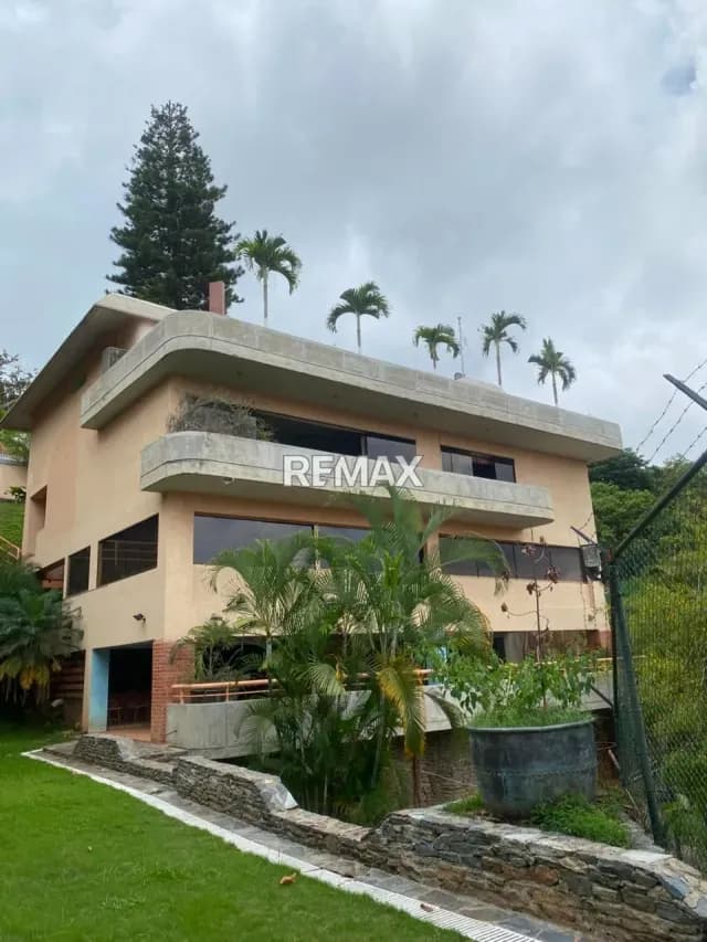 CASA EN VENTA CERRO VERDE