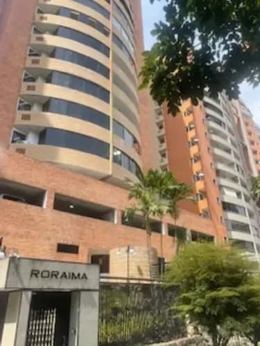 Alquilo Apartamento El Parral , 135mt2 Sin Amoblar, 3hab,3 Baños,2puestosbalconpozo Planta 50%
