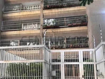 APARTAMENTO EN ALQUILER CON EXCELENTE UBICACION EN LA URBINA