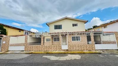 Casa en venta en Guaracarima, La Victoria, Aragua - $300k