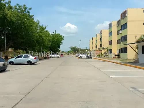 Apartamento En Venta En Piso Bajo El Conjunto Posee Pozo De Agua Urb Buenaventura Los Guayos