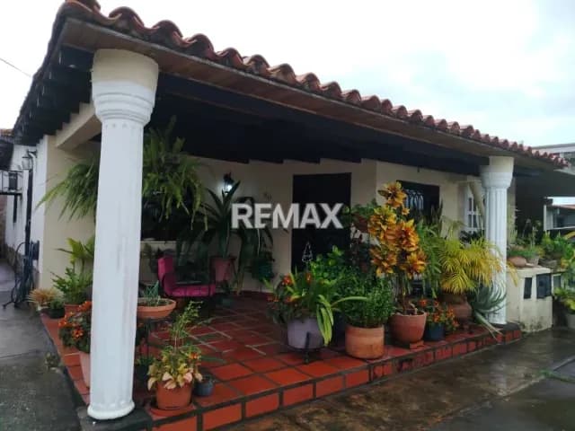 EN VENTA CASA EN URB PRADOS DEL NORTE, PALMA REAL. MATURÍN-MONAGAS