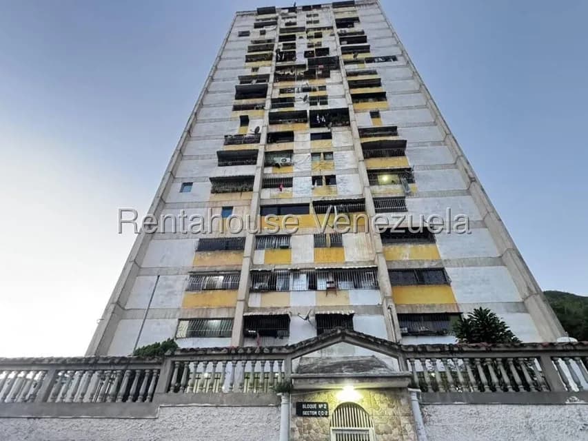 Apartamento (1 Nivel) en Venta en Caricuao, Distrito Metropolitano