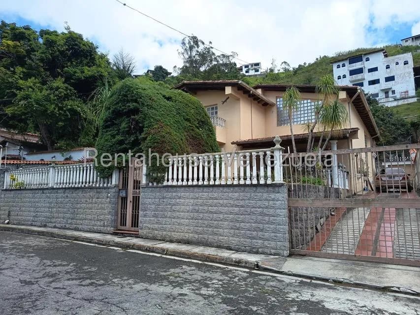 Casa (Duplex) en Venta en Pan de Azucar, Miranda